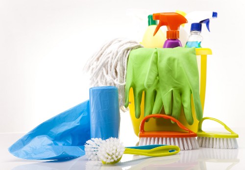 Deep cleaning in a Finchley bathroom